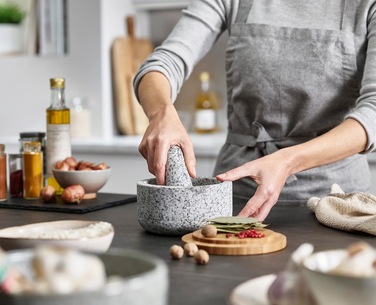 竹製の蓋付き花崗岩乳鉢、石臼、泥すり器、スパイスグラインダー - Mortar Pestle Granite のレビューと価格