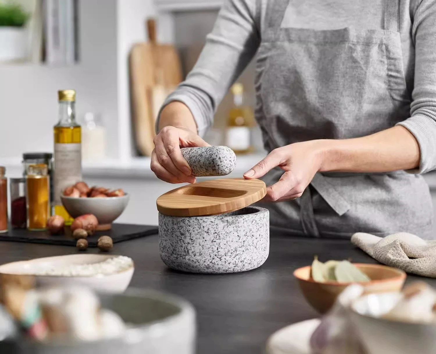 竹製の蓋付き花崗岩乳鉢、石臼、泥すり器、スパイスグラインダー - Mortar Pestle Granite のレビューと価格